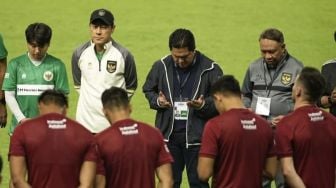 Temui STY Sambil Bawa Dokumen, Netizen Hujani Erick Thohir Permintaan Ini