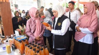 Gubernur Khofifah Dorong Produk Herbal UMKM Jatim Go Global