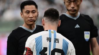 Tak Jadi ke Indonesia, Lionel Messi Pulang ke Barcelona Naik Pesawat Pribadi Bareng Angel Di Maria dan Nicolas Otamendi