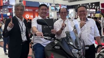 PT Wahana Makmur Sejati Serahkan Honda New XL750 TRANSALP Secara Simbolis kepada Konsumen Pertama di Pameran JFK 2023