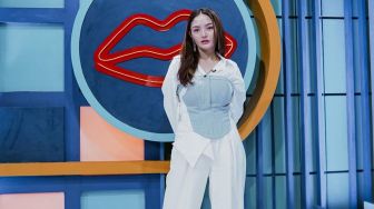 Wajah Baru Siti Badriah Dinilai Terlihat Lebih Tua, Netizen: Kok Rahangnya Mirip Om Deddy Corbuzier