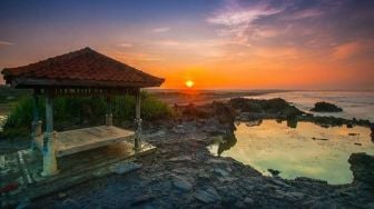 Pantai Karang Paranje, Tempat Wisata Alam Hidden Gem di Garut