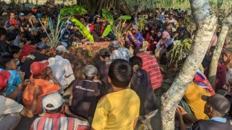 Orang Tua Siswi SMP Korban Pembunuhan di Mojokerto Masih Penasaran Motif Pelaku