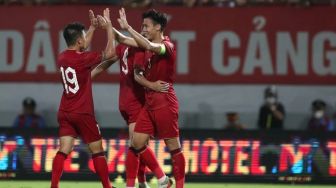 Selalu Sombong ke Indonesia, Vietnam Cuma Menang Via Penalti Kontroversial