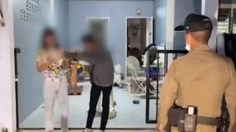 Pulang dari RS, Suami Pergoki Istri sedang Telanjang di Ranjang dengan Cowok Lain