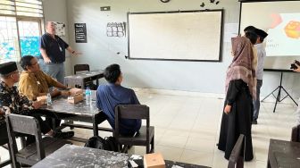 Jadi Pintu Masuk Turis Asing, Disdik Lombok Tengah Mau Pelatihan Bahasa Inggris Dipertingkat