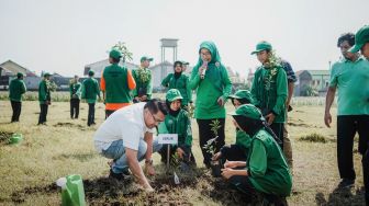 Tekan Emisi Gas CO2, Schneider Indonesia Terus Galakan Penanaman Pohon