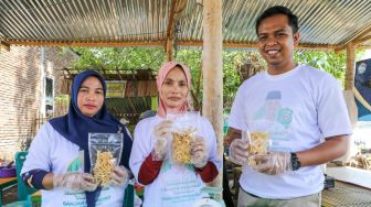 Pacu Perekonomian Masyarakat Pesisir Lewat Pengolahan Rumput Laut Jadi Produk Bernilai