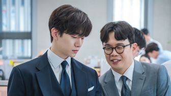 6 Potret Ahn Se Ha di Drama King the Land, Jadi Pengawal Junho 2PM yang Tingkahnya Bikin Ketawa