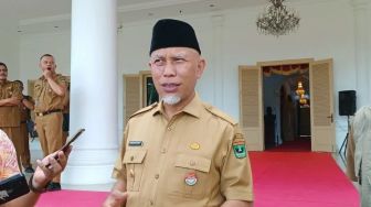 Rekam Jejak Gubernur Sumbar Mahyeldi, Didemo Warga Air Bangis Soal Proyek Strategis Nasional