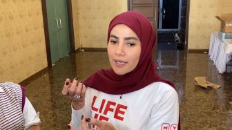 Outfit Ketat Olla Ramlan Dikritik Tajam saat Olahraga Bareng Pria: Kayak Nggak Pakai Celana ya Hijaber