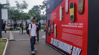 Para Skateboarder melakukan aksi saat peringatan Go Skateborading Day Jakarta di Cibis Park, Jakarta Selatan, Rabu (21/06/2023). [Suara.com/Alfian Winanto]