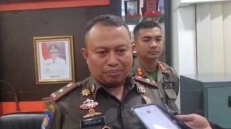 3 Petugas Satpol PP Dilempari Batu PKL Pantai Padang, Ada yang Retak Tulang Pinggang