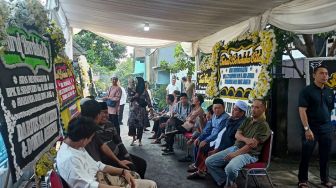 Ayahanda Ibnu Jamil Meninggal Dunia, Ini Suasana di Rumah Duka