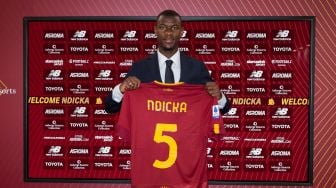 AS Roma Resmi Datangkan Evan Ndicka Secara Gratis dari Frankfurt, Intip Durasi Kontraknya