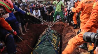 Pemakaman Muhammad Fajri, Pria Obesitas 300 Kg Dibantu Belasan Damkar: Begini Prosesnya