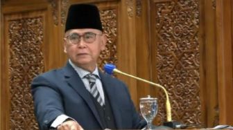 Naik Haji Nyeleneh Versi Al Zaytun: Tak Perlu ke Mekkah, Lempar Jumrah Pakai Duit