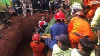 Kerahkan Katrol saat Makamkan Jenazah M Fajri, Damkar: Biasanya Dipakai Rescue Orang Kecebur Sumur
