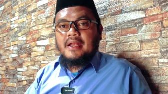 Heran Disomasi Tanpa Surat, Guru Gembul: Gimana Mau Minta Maaf?