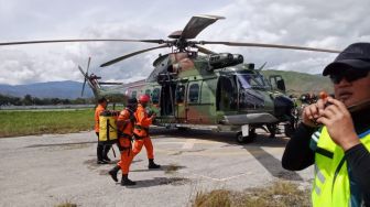 Gunakan Heli Caracal TNI AU, Tim SAR Basarnas Mulai Evakuasi Pesawat SAM Air Hari Ini