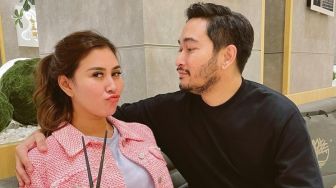 Syahnaz Sadiqah Klarifikasi Soal Selingkuh, Rumah Clayton Wiyono Dirampok Tetangga