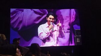 Gelar Konser di Indonesia, Kocaknya Lee Seung Gi Tahan Tawa saat Nyanyikan Lagu Ballad