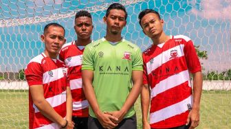 Mantap! Madura United Perkenalkan Jersey Baru untuk BRI Liga 1 2023/2024, Desainnya Sederhana Tapi Unik