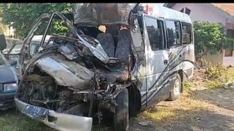 Kecelakaan Maut Mobil Isuzu Elf Seruduk Truk Fuso di Ruas Tol Sragen, 3 Orang Tewas