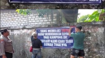 Resah Sering Kehilangan Uang, Warga Lamongan Pasang Spanduk Larangan Punya Tuyul