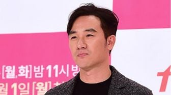 Sempat Kena Skandal, Uhm Tae Woong Akhirnya Comeback Akting Setelah 7 Tahun