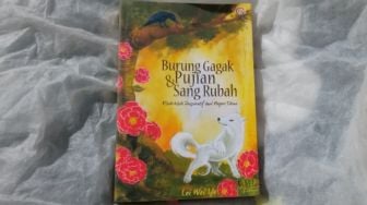 Ulasan Buku 'Burung Gagak dan Pujian Sang Rubah': Hati-Hati dengan Pujian Berlebihan