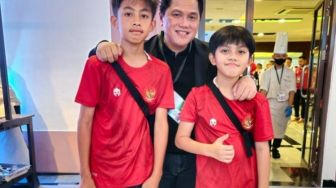 Fans Berat Timnas, Aldo Denofan Tebus Tiket VVIP Berkat Jualan Hoodie 