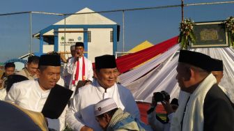 Salat Idul Adha di Bandung Barat, Prabowo Subianto Dikawal Dedi Mulyadi dan Iwan Bule