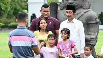 Dikawal Nahyan, Jokowi Rayakan Lebaran Idul Adha Sembari Swafoto bareng Warga