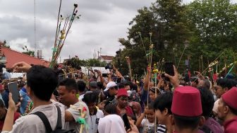 Berebut Uba Rampe Garebeg Besar di Jogja, Sejumlah Warga Kecopetan