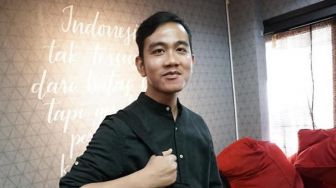 Foto Gibran Muncul di Angkot Kabupaten Bandung, Ada Tulisan 'Pemimpin Muda'