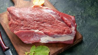 3 Cara Mencairkan Daging Beku yang Benar Agar Nutrisi Tetap Terjaga