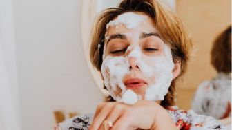 5 Kesalahan Mencuci Muka yang Bikin Kulit Gagal Glowing, Pernah Lakukan?