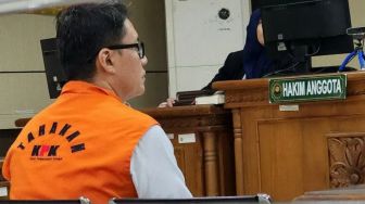 Demi Dapat Proyek Jalur Kereta Api, Dion Renato Sugiatro Bagi-bagi THR Rp27,9 Miliar