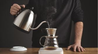 4 Tips Minum Kopi yang Aman untuk Lambung, Pengidap Maag Boleh Coba