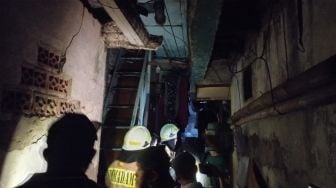 Sembilan Rumah Semi Permanen di Jatipulo Palmerah Ludes Terbakar