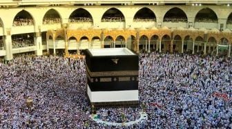 Doa Pulang Haji Sebelum Sampai Rumah Latin Lengkap dengan Artinya