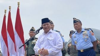 Terakhir Terbang 26 Tahun Lalu, Prabowo usai Joy Flight Naik Hercules: Pusing? Ah Baru 15 Menit