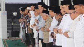 Sholat Jumat di Ponpes Sumsel, Wapres Maruf Amin Ingatkan Tanggung Jawab Besar Ulama