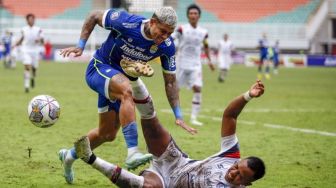 Kesalahan Fatal Luis Milla! Salah Kaprah Tarik Keluar Marc Klok dan Beckham saat Lawan Arema FC
