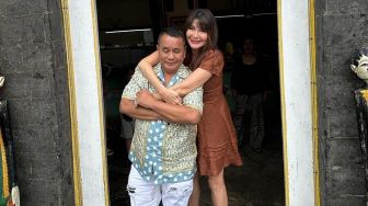 Hotman Paris Dipeluk Tamara Bleszynski, Warganet Ramai Singgung Meriam Bellina