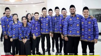 6 Potret Bintang Bulu Tangkis Tanah Air Dilantik Jadi PNS, Gaya Jojo dan Ginting Mirip Anak Pesantren