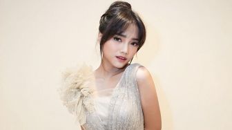 Fuji An Nangis Tunjukkan Hasil Rontgen Tulang Belakangnya Bergeser