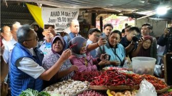 Sidak ke Pasar Colomadu, Zulkifli Hasan Sebut Harga Bahan Pokok Mulai Stabil