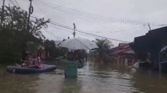 Tiga Daerah di Sumbar Diterjang Banjir dan Longsor, Dua Warga Belum Ditemukan